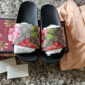 Gucci GG Blooms Supreme Slide Sandals 37